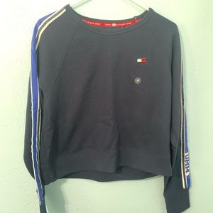 tommy crew neck